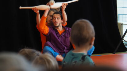 Goûter de noël : Un spectacle haut en couleurs