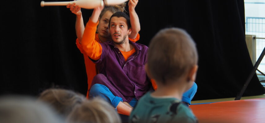 Goûter de noël : Un spectacle haut en couleurs