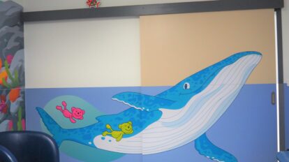 Bloc opératoire : Une fresque qui détend les enfants