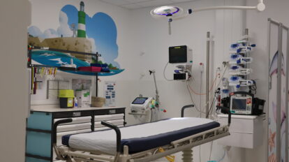 Un box pédiatrique aux Urgences : Une sécurisation des prises en charge